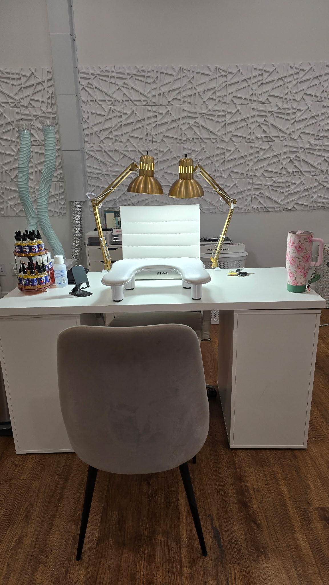 Simply Nails by Crysta logo